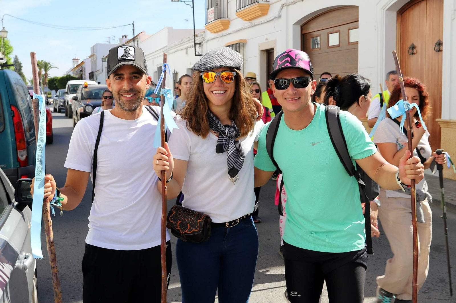 Imágenes de los presos de la cárcel de Huelva en su camino hacia El Rocío