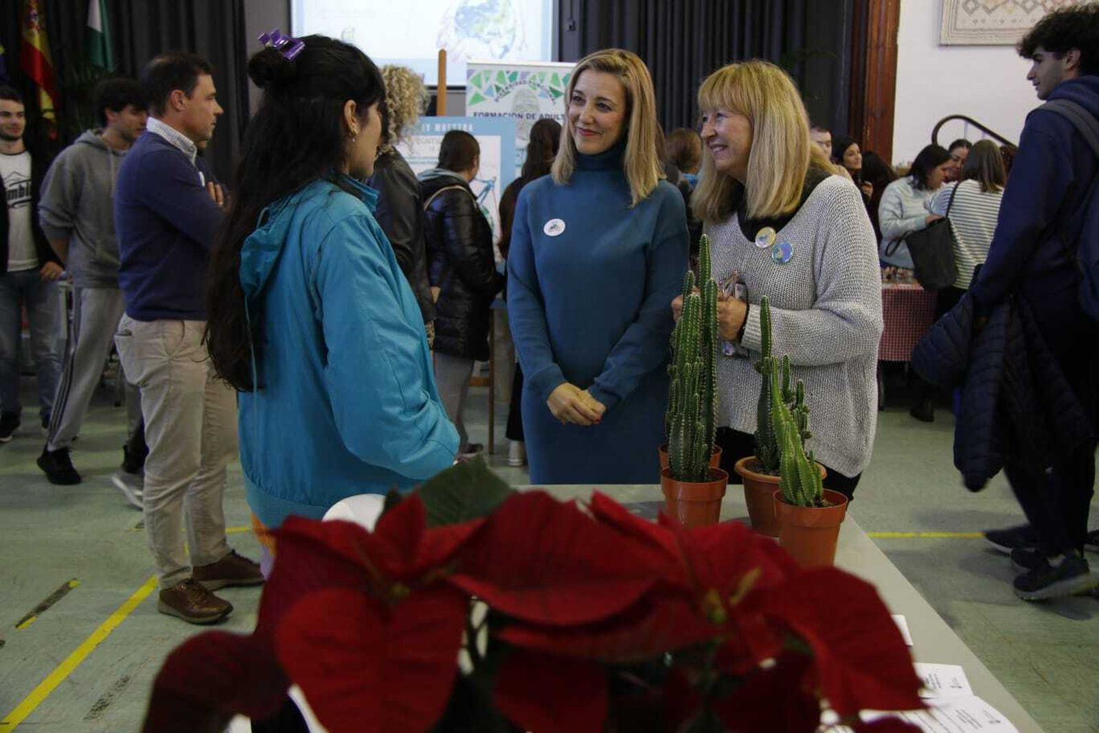 Cerca de 2.000 estudiantes del IES Cristóbal de Monroy se acercan al voluntariado alcalareño