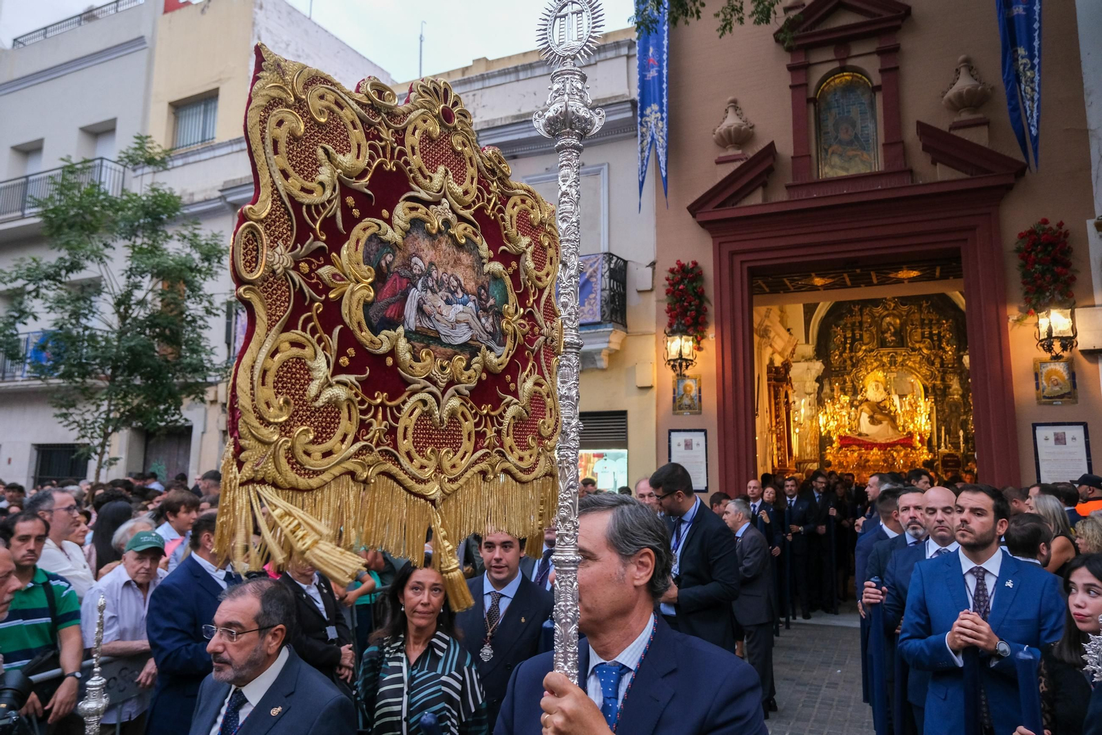 Traslado de la Virgen de la Piedad del Baratillo a la Catedral para su coronación