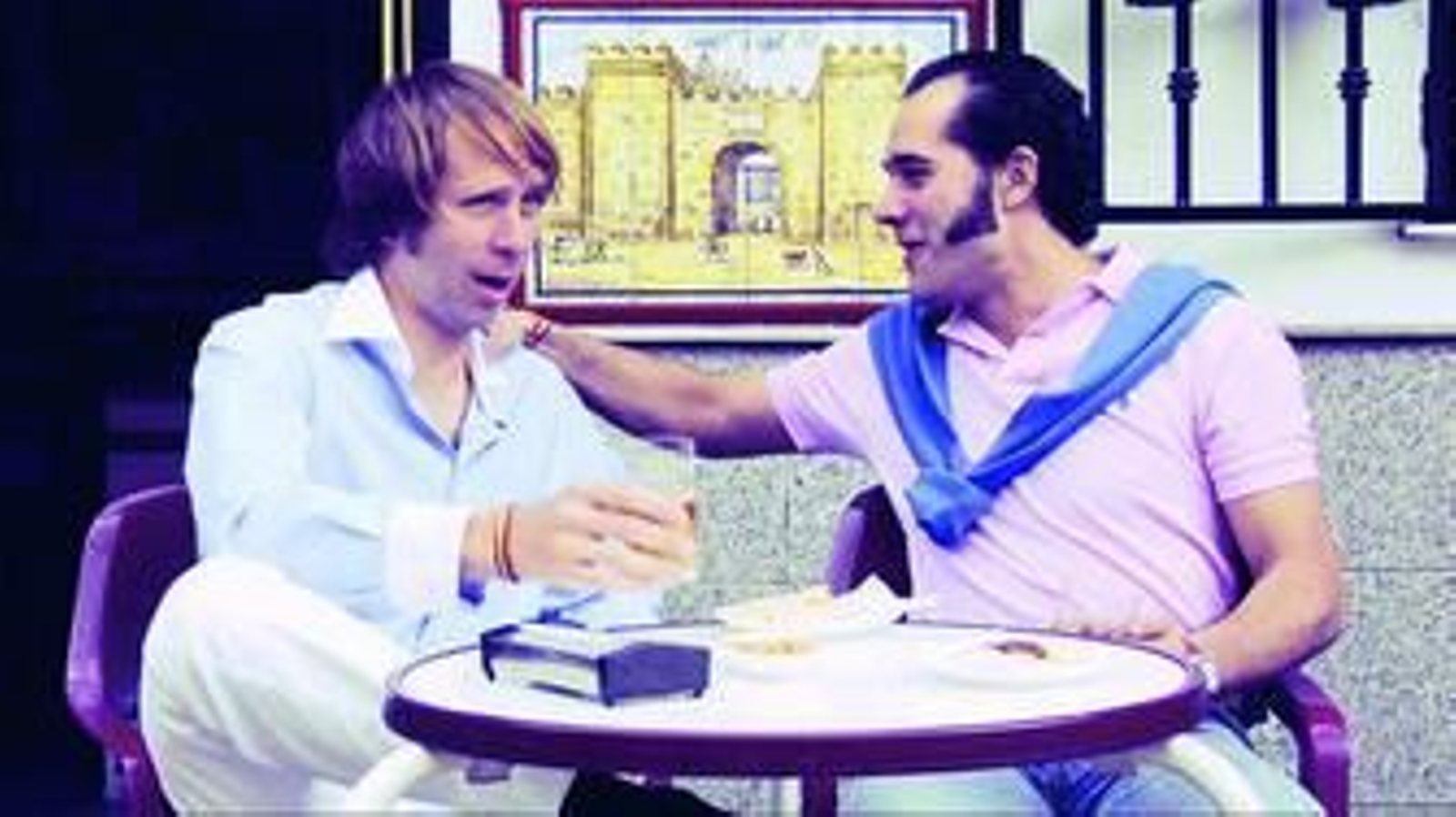 Un fotograma del corto 'Eso es así' protagonizado por Alberto López y Alfonso Sánchez (derecha).