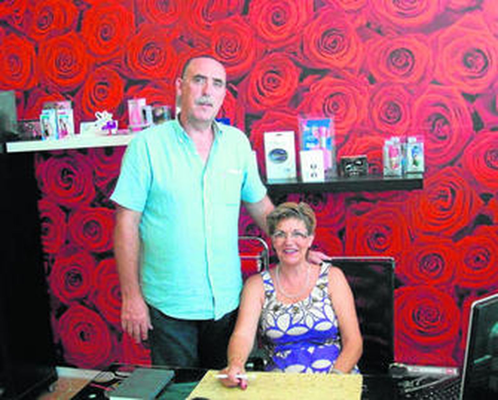 Cristóbal Romero y Julia García, en su establecimiento Agustico Punto G.