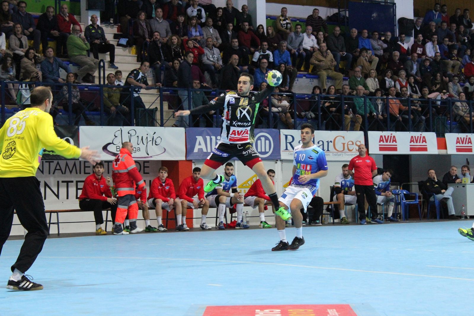 José Cuenca lanza a portería en el choque del pasado sábado ante el Benidorm.