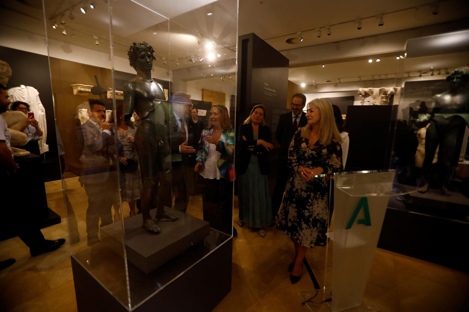 Los efebos de Pedro Abad ya lucen en el Museo Arqueológico de Córdoba, en imágenes