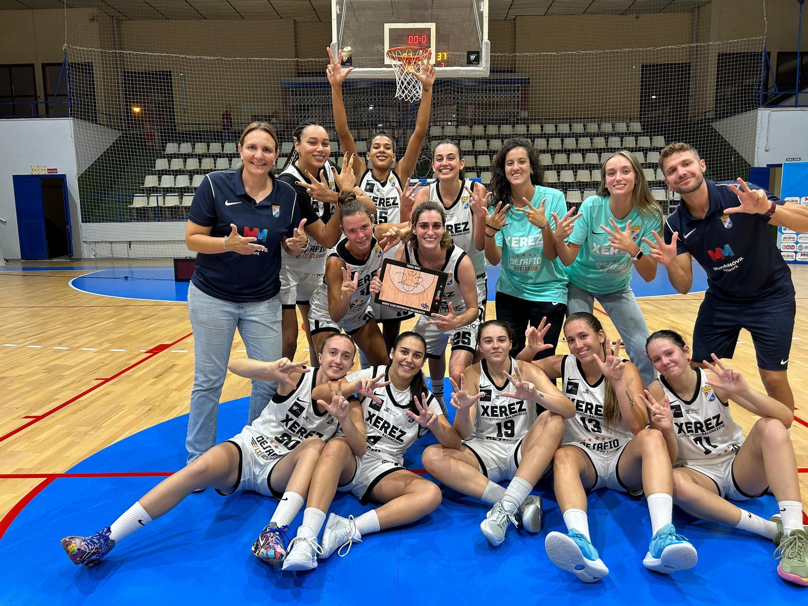 El Baloncesto Xerez CD se mantiene al frente de la tabla.