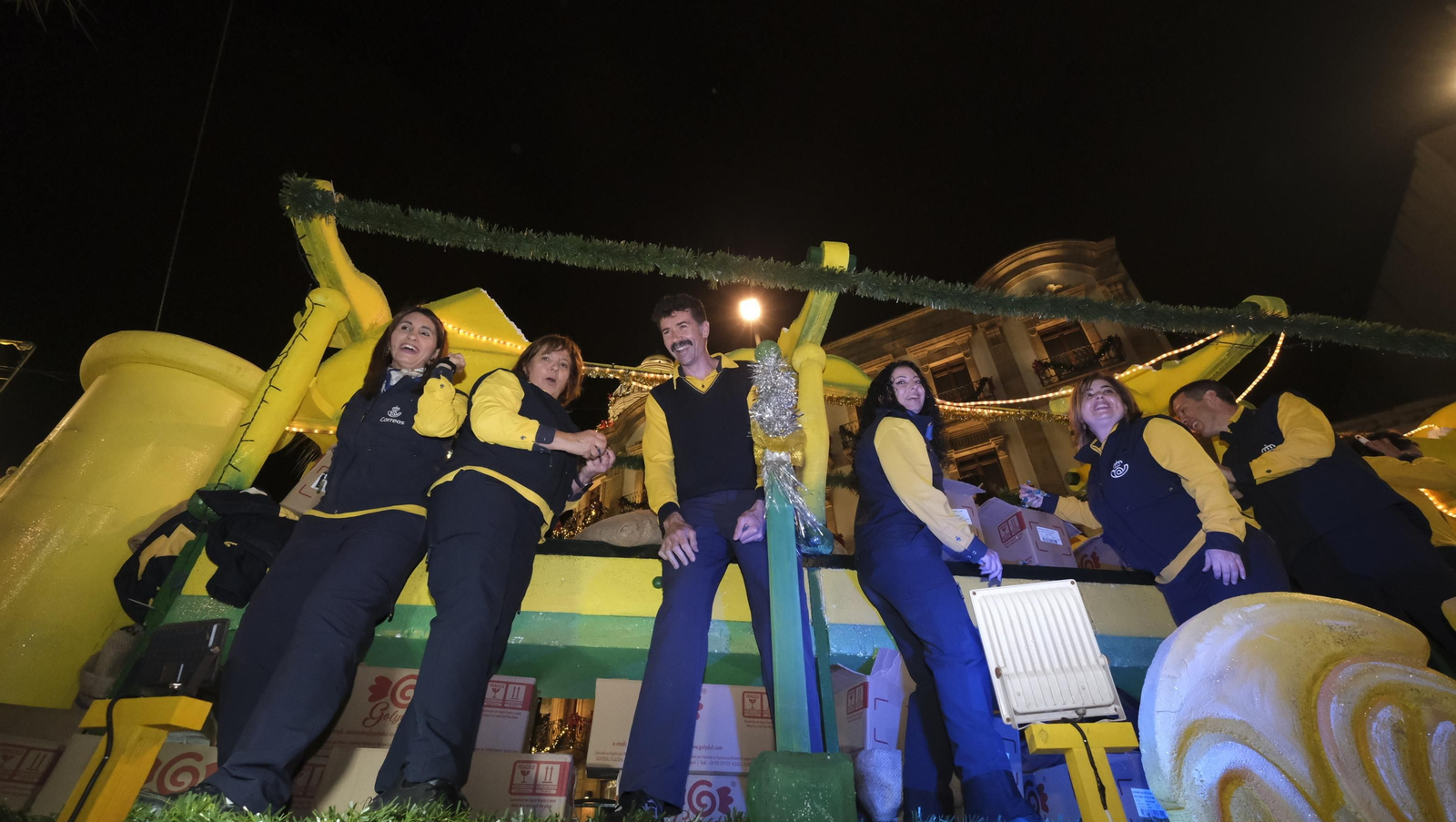 Imágenes de la Cabalgata de los Reyes Magos en Almería