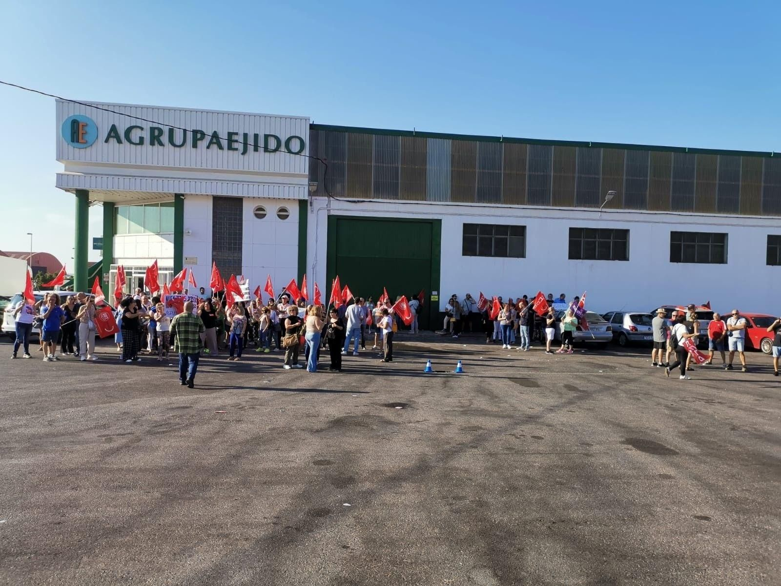 Protesta a las puertas de Agrupaejido el pasado mes de octubre.