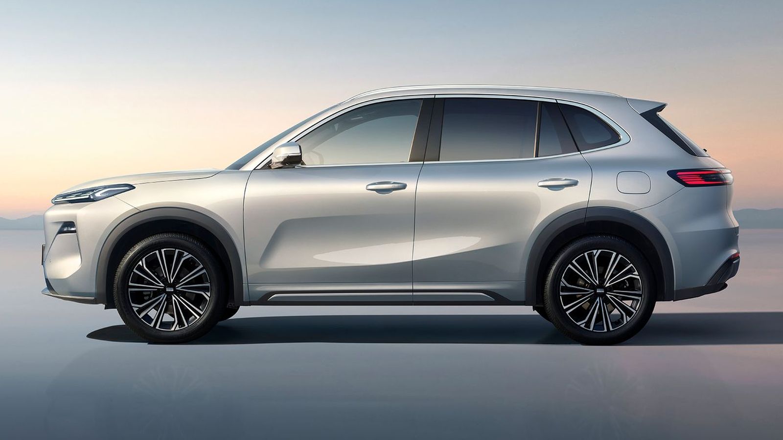 Con el Starray EM-i Geely Auto irrumpe en un segmento del mercado español en crecimiento, el de los híbridos enchufables, con una única propuesta mecánica.