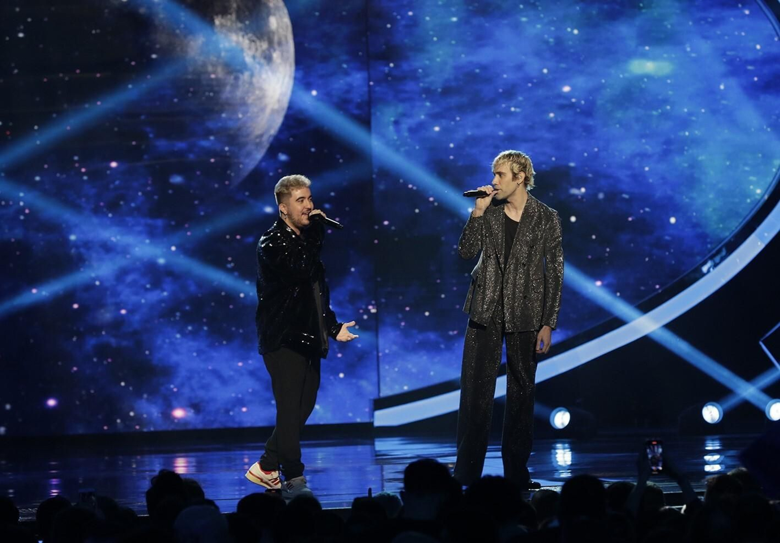 Dos invitados de la noche del Benidorm Fest, Beret y Mr. Rain