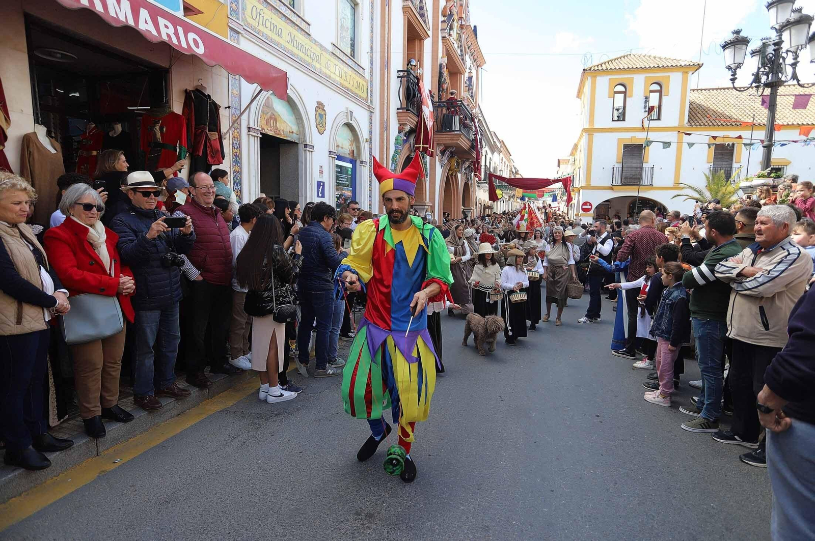Imágenes del gran ambiente en la Feria Medieval de Palos de la Frontera, Huelva