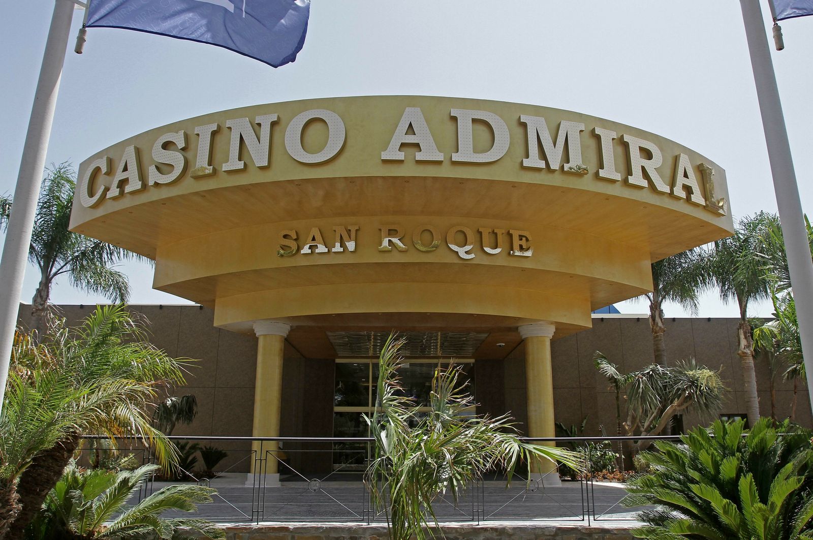 Imagen exterior del casino de San Roque.