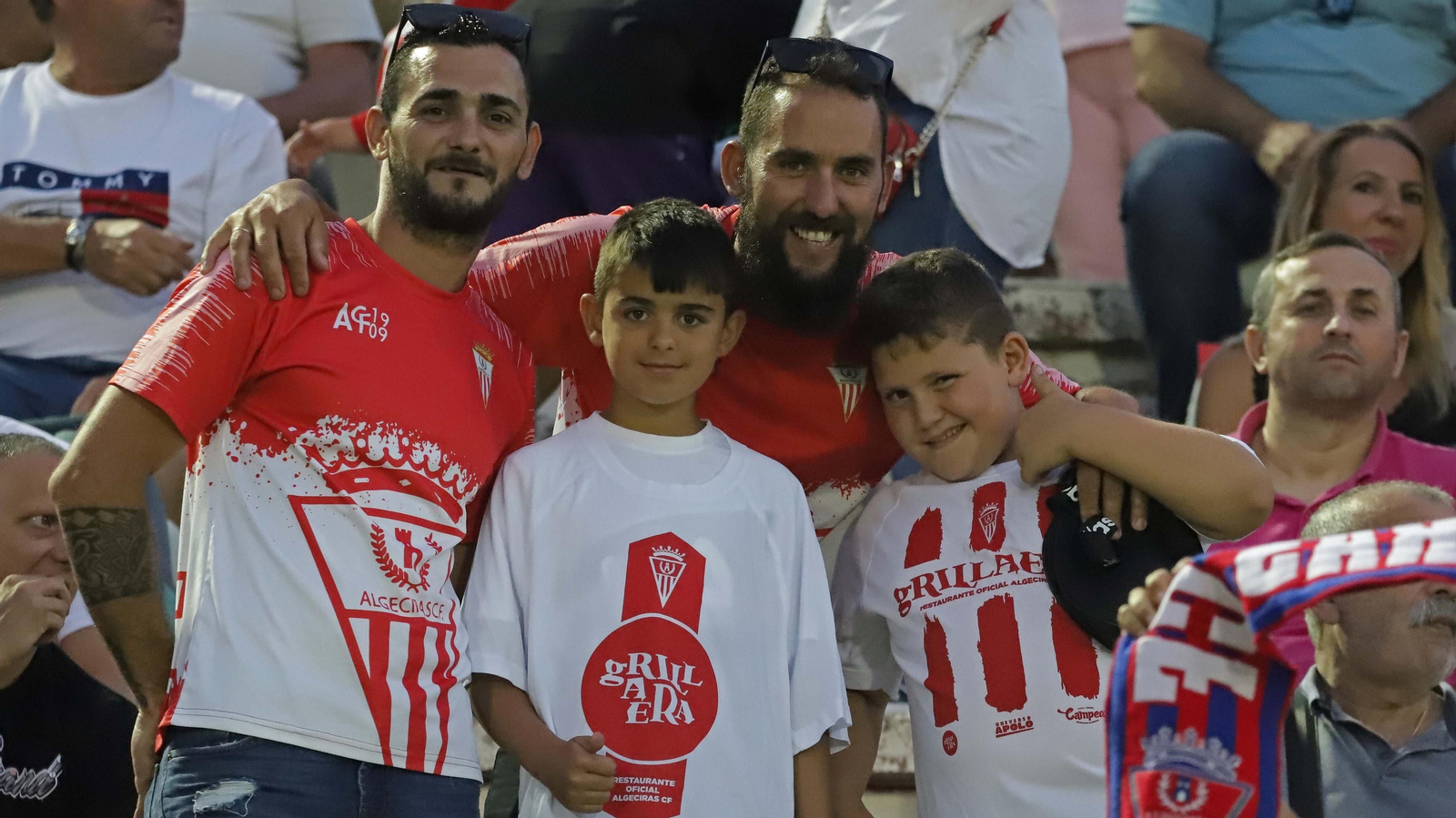 Fotos de la afición del Algeciras CF en el Nuevo Mirador