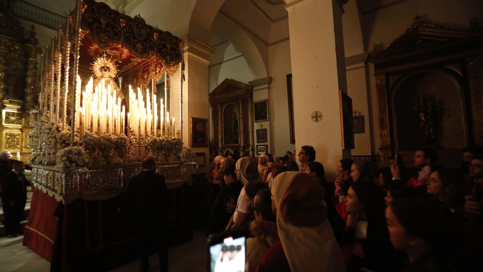 Fotos del Viernes Santo en La Línea: Cristo del Mar y Luz y Esperanza Nuestra, Soledad y Santo Entierro, Cristo del Amor y Misericordia y Amargura.
