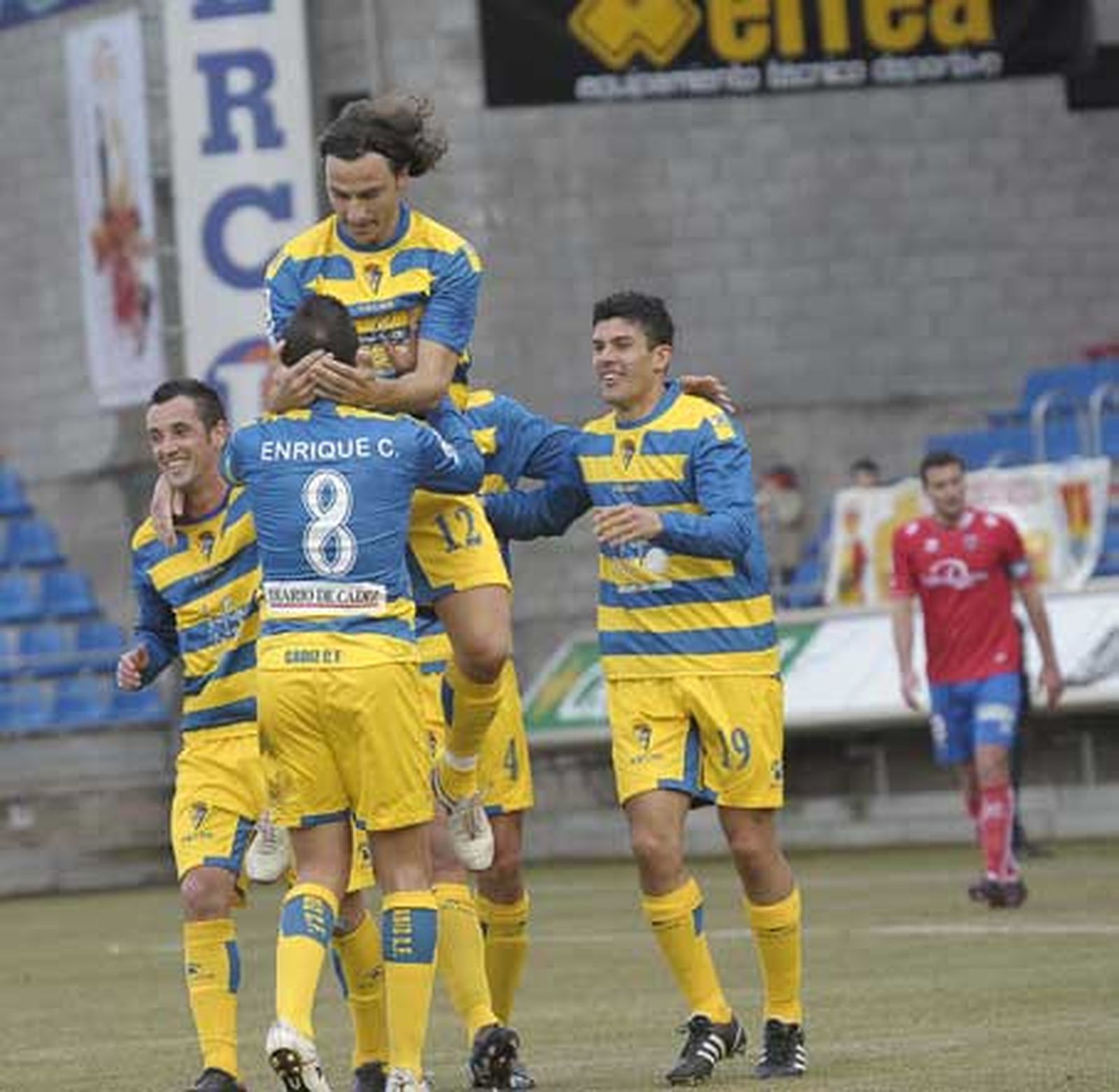 El Cádiz se lleva los tres puntos en Los Pajaritos en el primer triunfo de Víctor Espárrago como entrenador amarillo

Foto: LOF