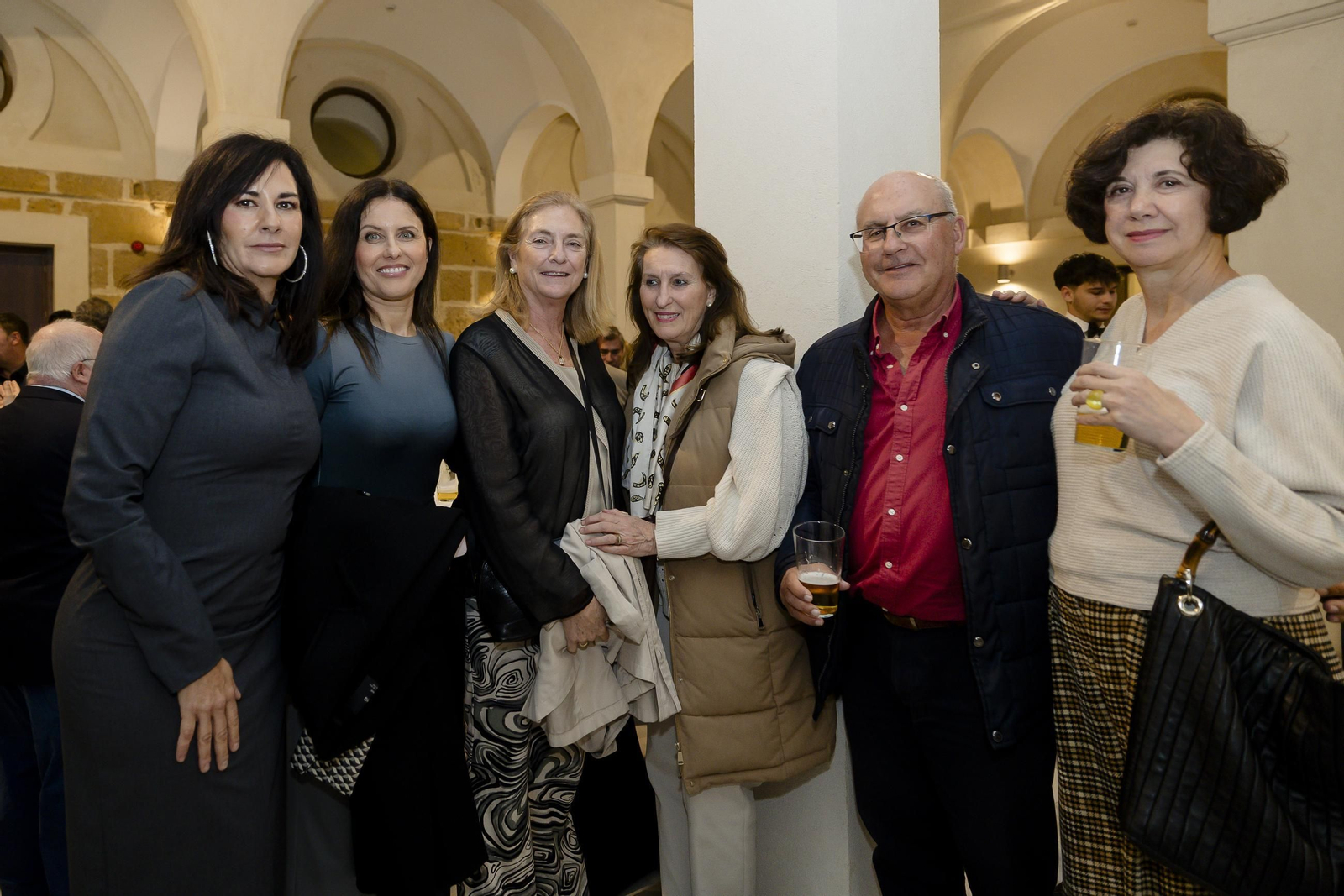 Las imágenes de la entrega del IX Premio 'Emilio López' a la comparsa de Jona 'El cementerio'