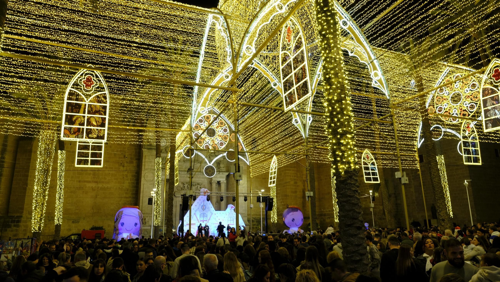 Las mejores imágenes del encendido navideño en Almería