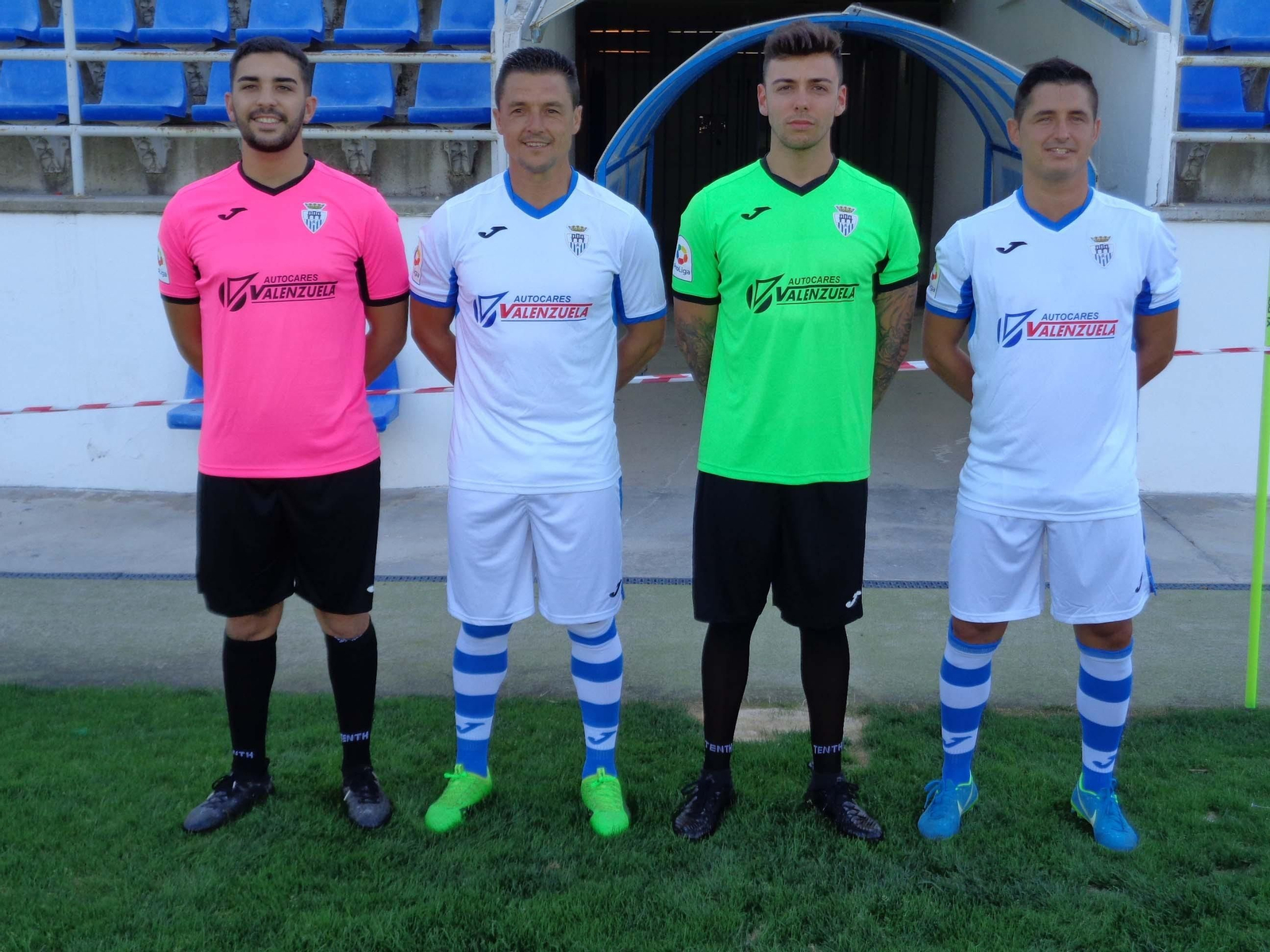 Presentación de las equipaciones para la presente temporada. Presentación de las equipaciones para la presente temporada.