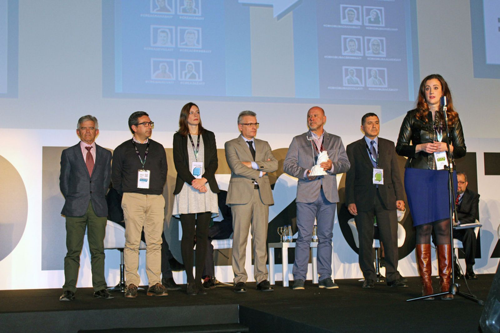 Representantes municipales recogen el reconocimiento