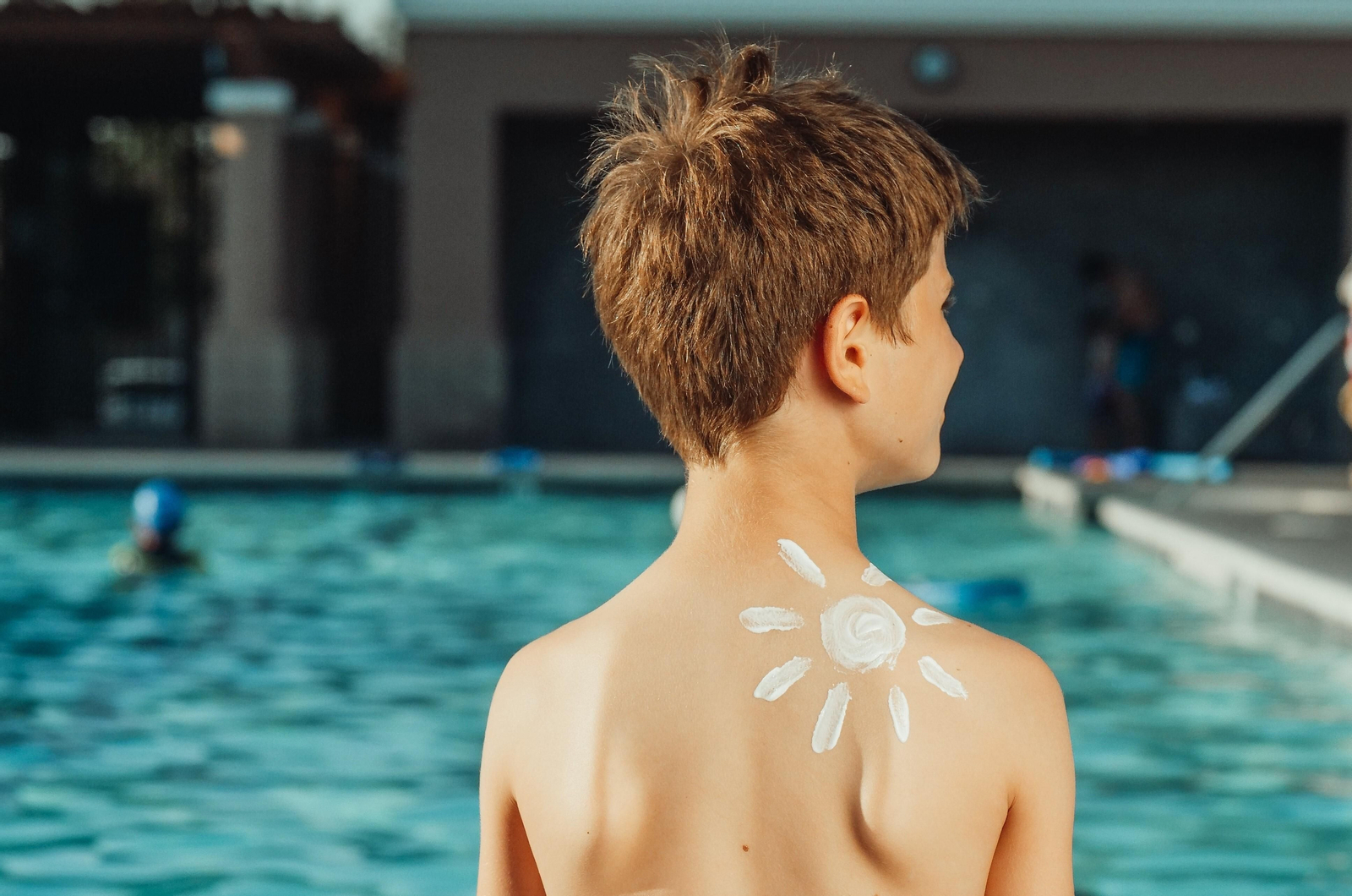 Proteger a los niños del sol, la misión del verano