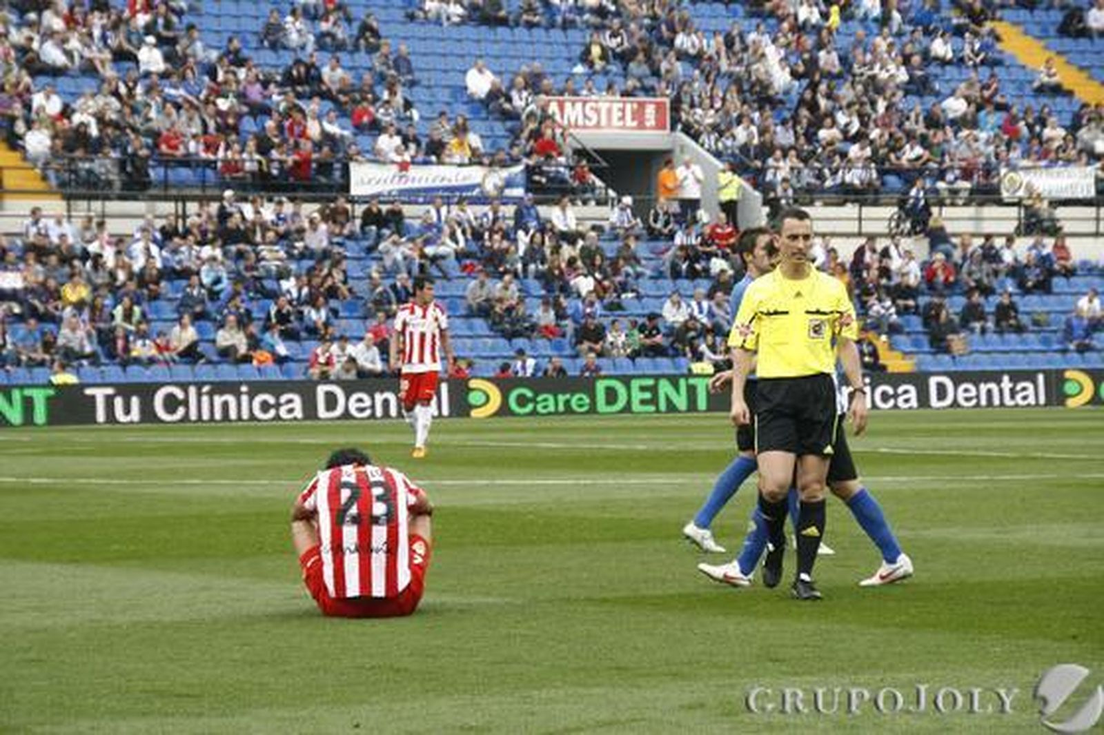 El Almería se lleva un punto del Rico Pérez y se mantiene en la pelea por las plazas de promoción. 

Foto: Rafael Gonzalez