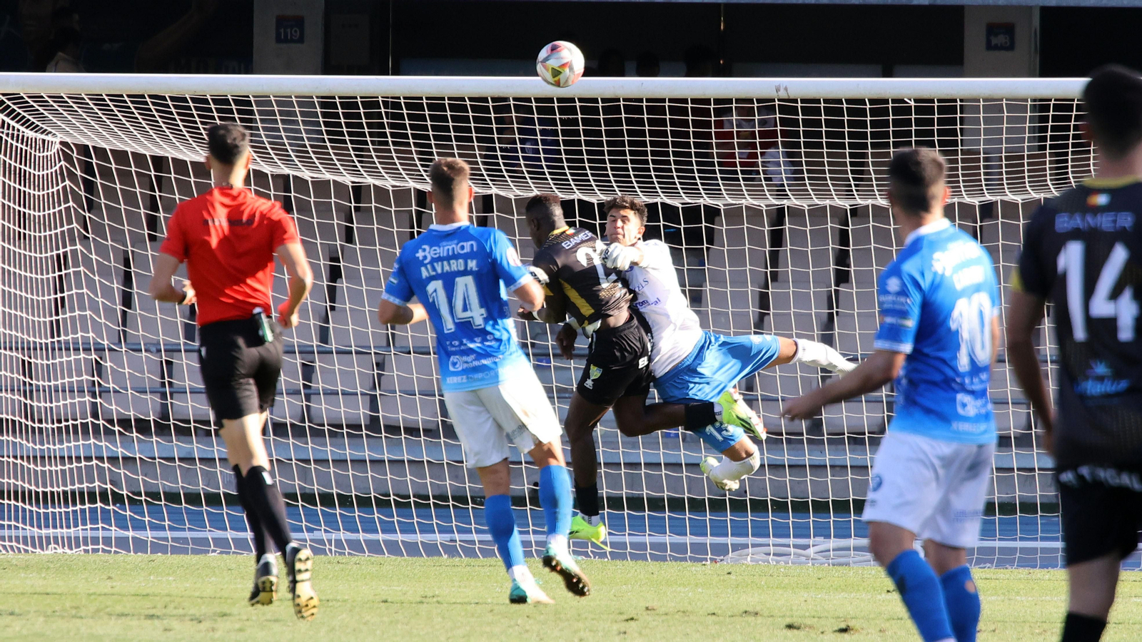 Imágenes del Xerez DFC - Conil CF en Chapín