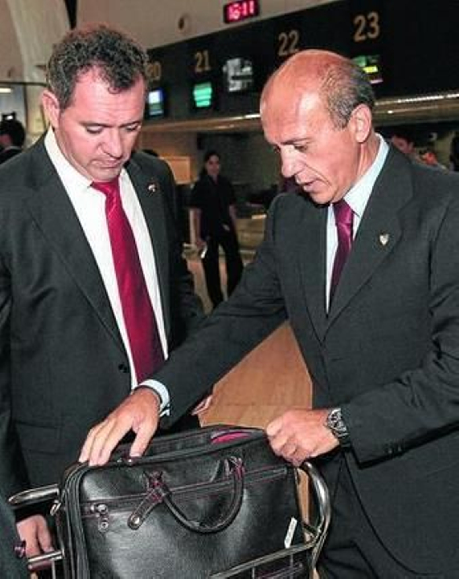 Del Nido revisa sus enseres personales antes de viajar a Estoril.