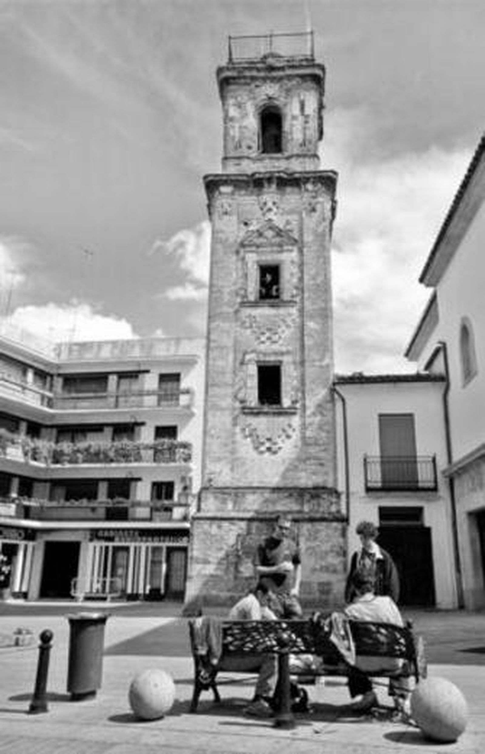 Fachada del archivo en la plaza de la Compañía.