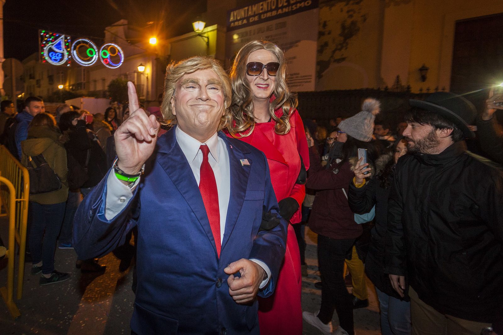 Selu, carcaterizado como Trump, en 'Grupo de guasa'.