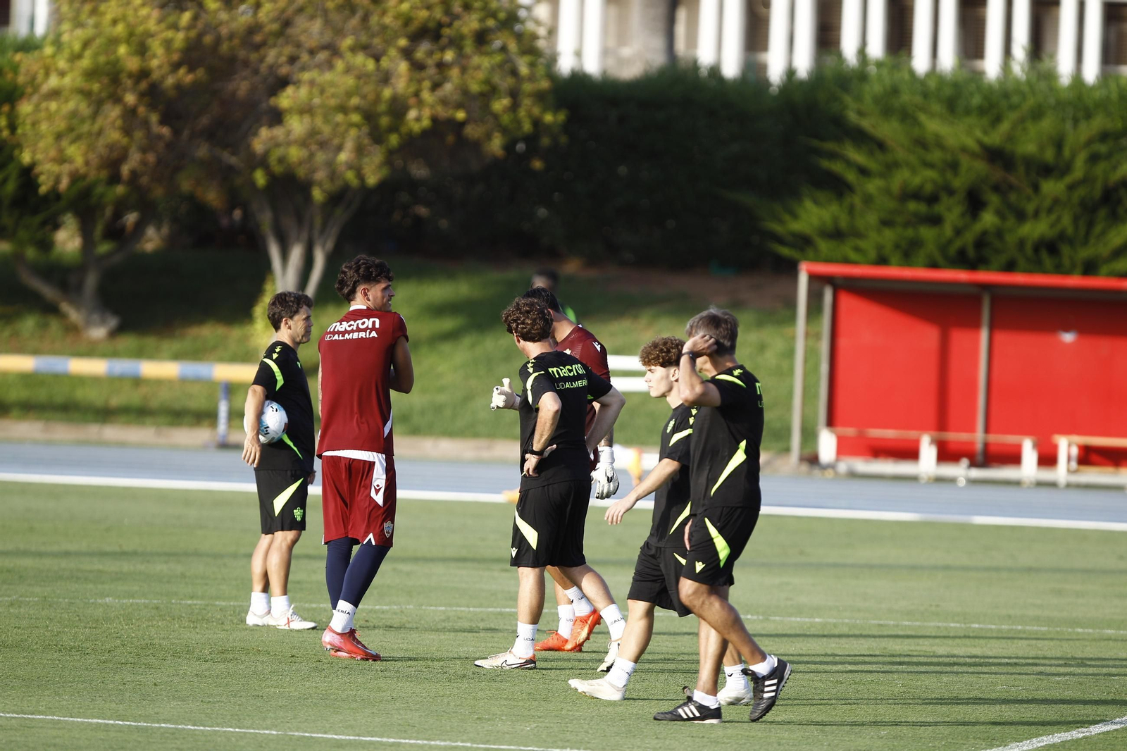 Primer entrenamiento de la Temporada 2025-2026 de la U.D. Almería, en imágenes