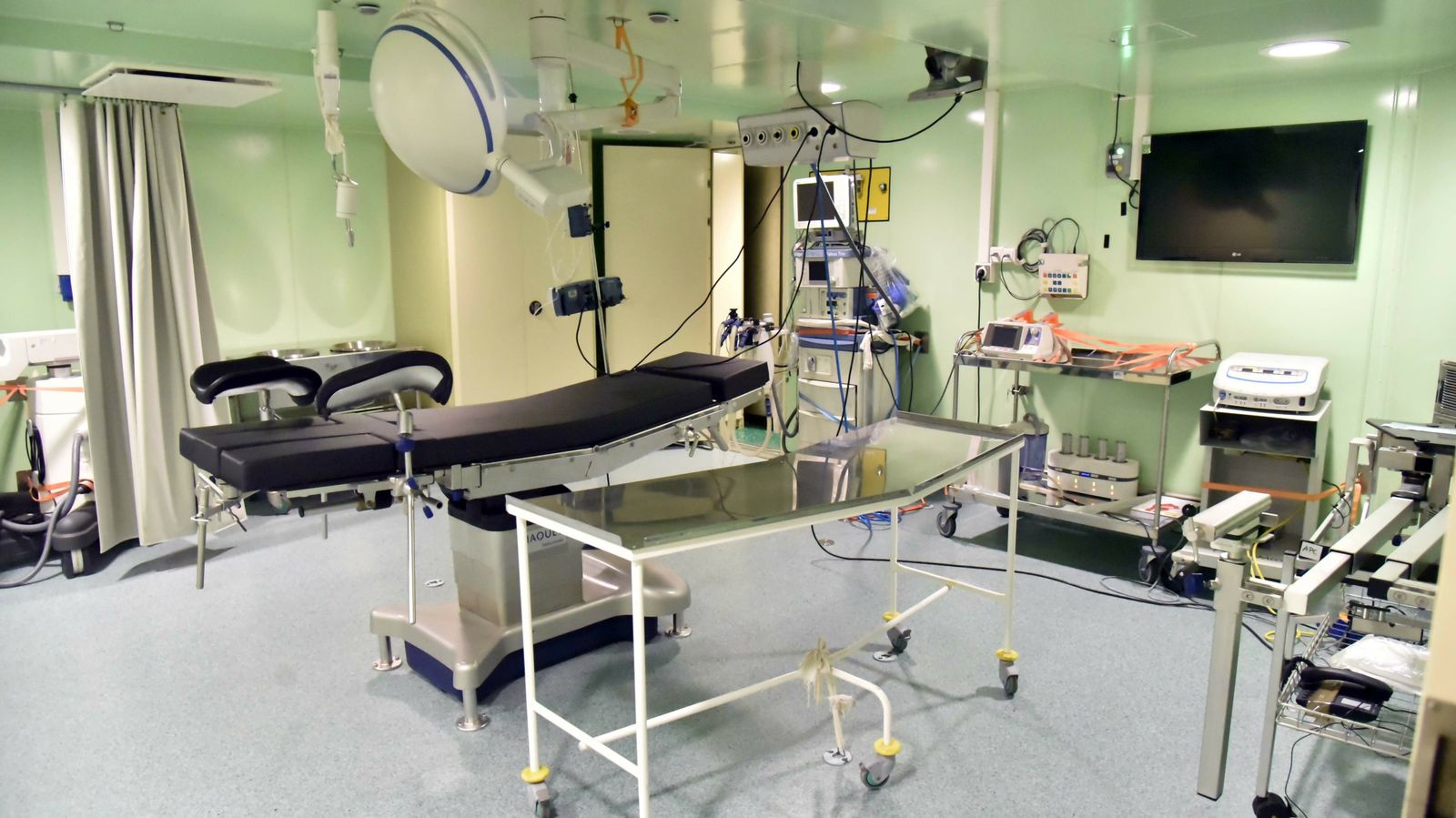 Portaviones Juan Carlos I en Algeciras