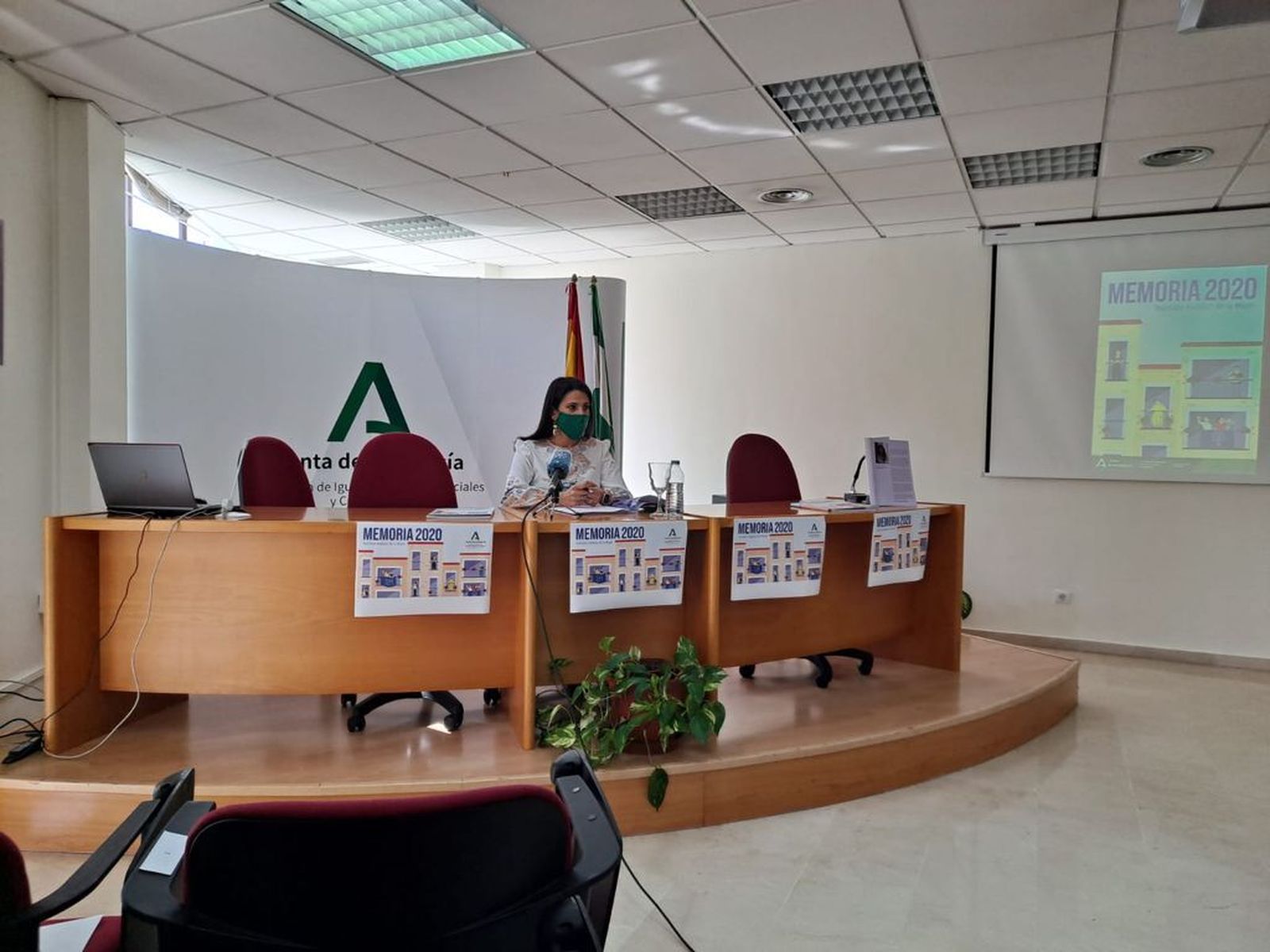 Presentación de la memoria de actuaciones del Instituto Andaluz de la Mujer en 2020.