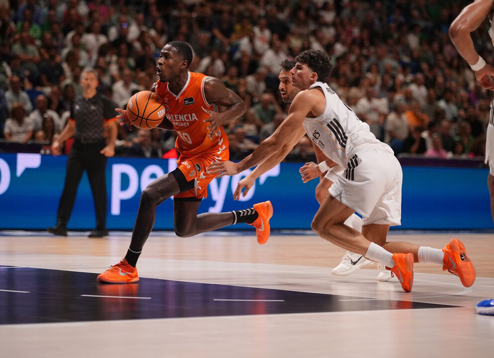 Las fotos del Real Madrid-Valencia Basket, final de la Supercopa