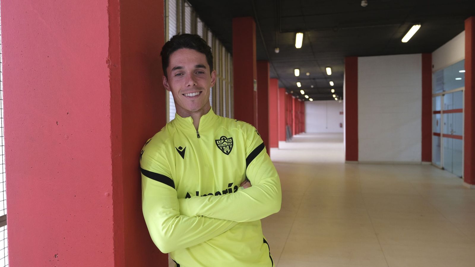 Arribas posa en los interiores del Estadio de los Juegos Mediterráneos