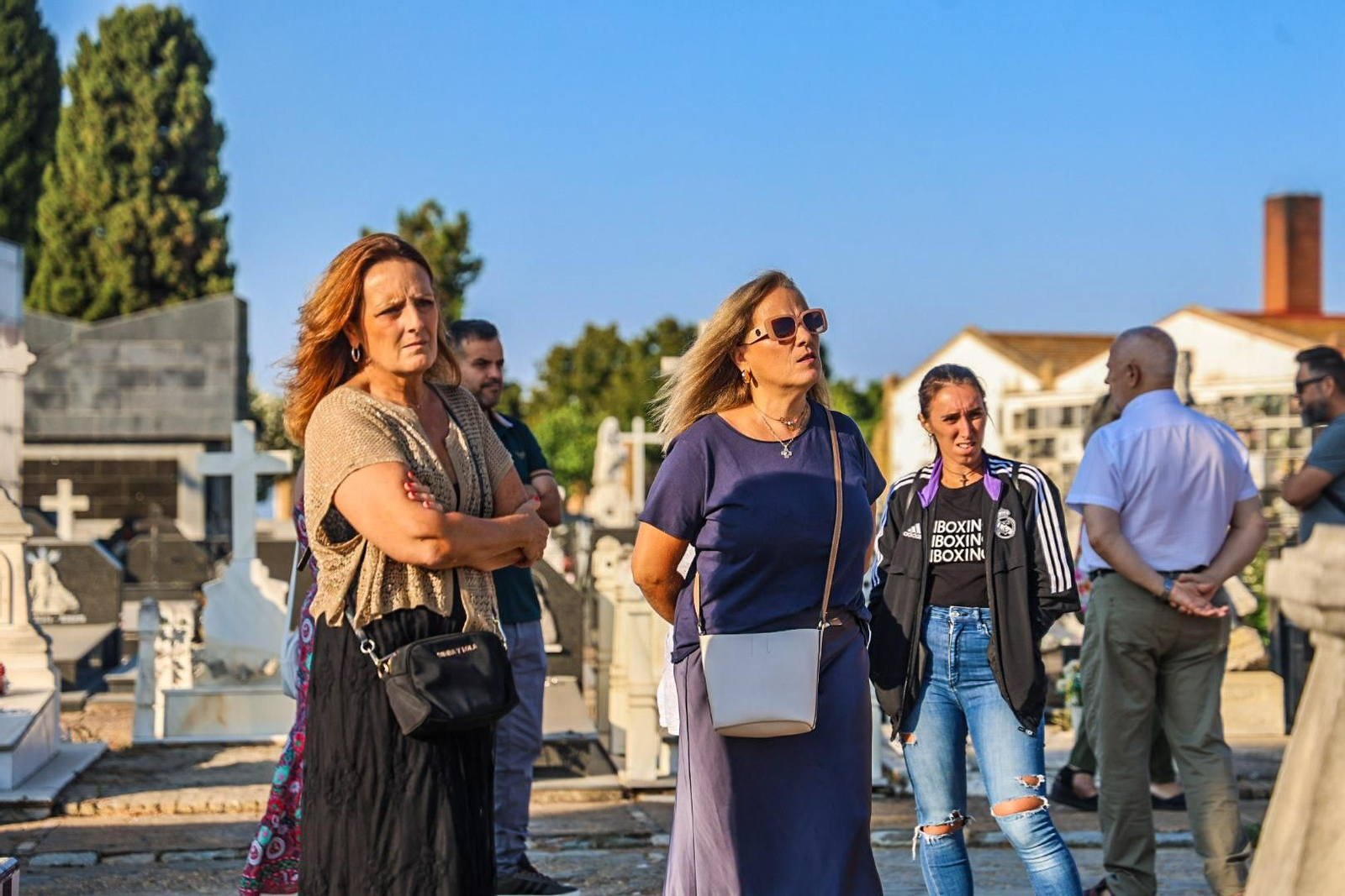 Imágenes de la exhumación de fosas comunes en el cementerio de Huelva para buscar posibles bebés robados