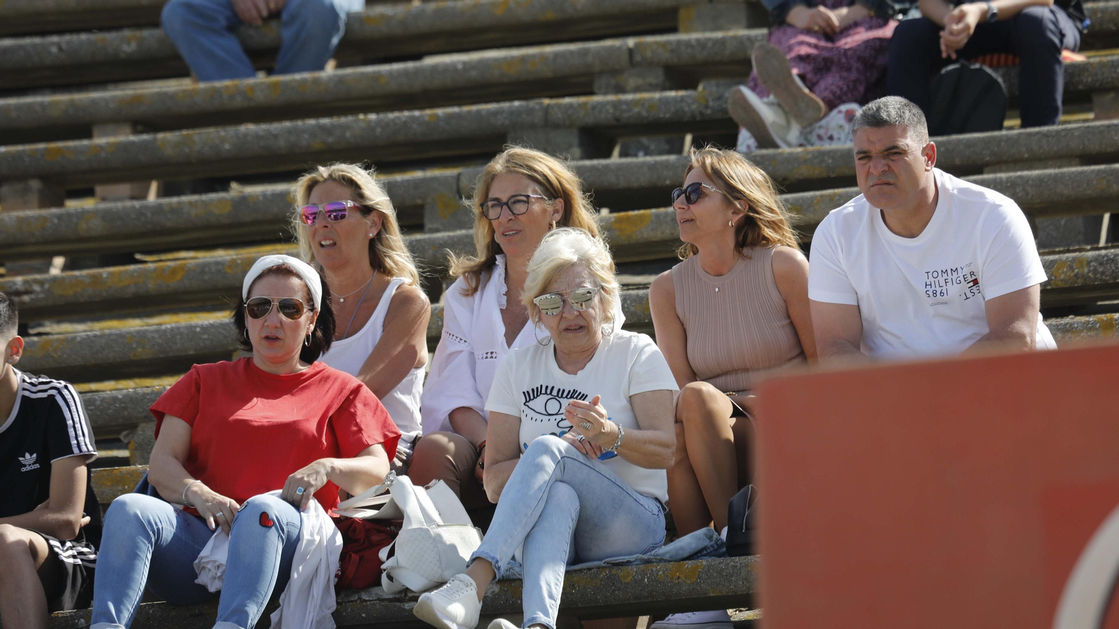 Fotos de la afición durante el encuentro de la Balona - Real Madrid Castilla