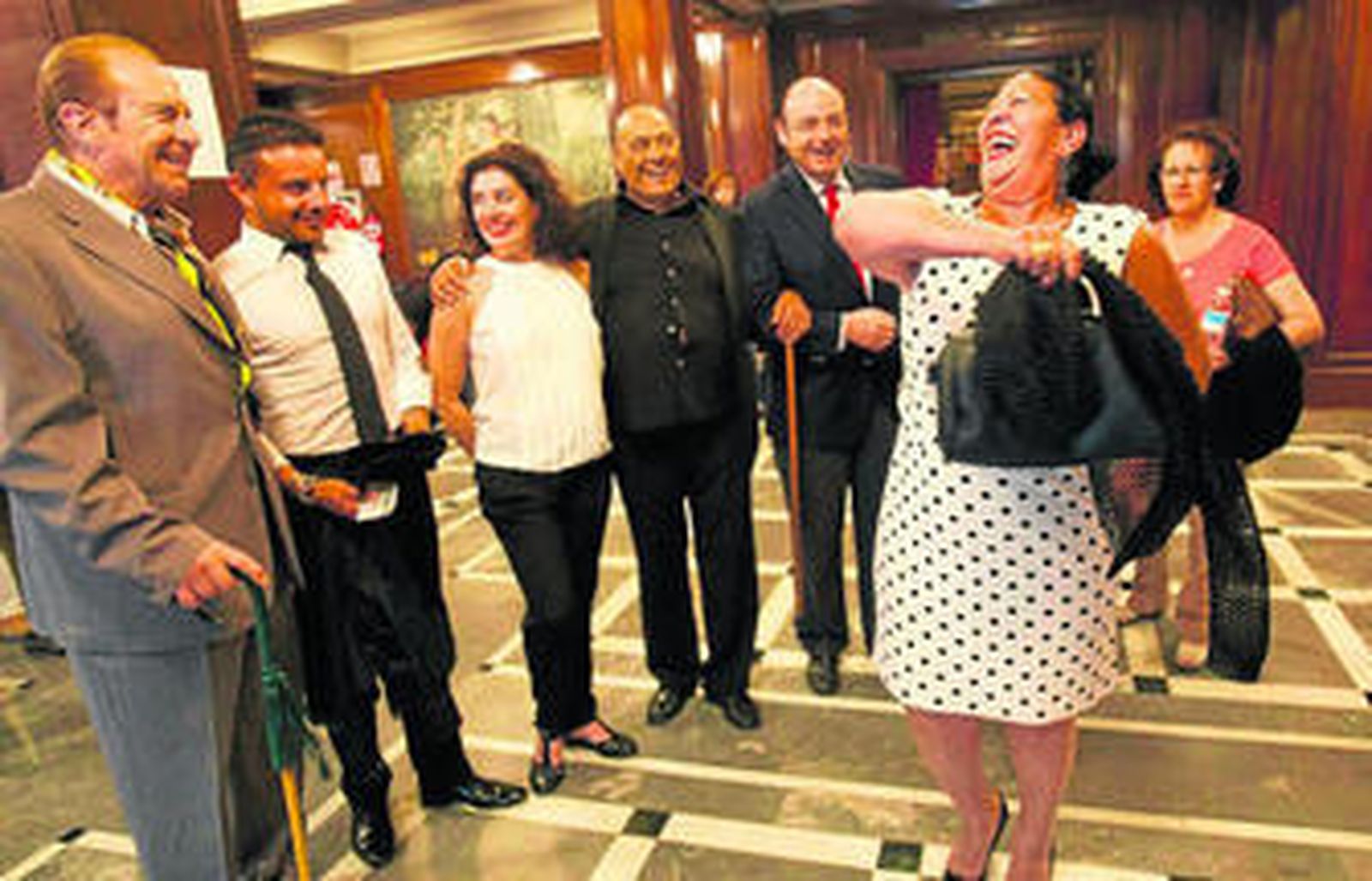 La Porrona se marca un baile en el estreno de 'Sacromonte, los sabios de la tribu' en Granada.