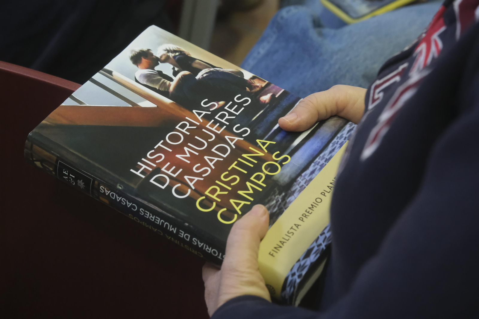 Las imágenes de la presentación de la obra ‘Historias de mujeres casadas’ de Cristina Campos en Córdoba