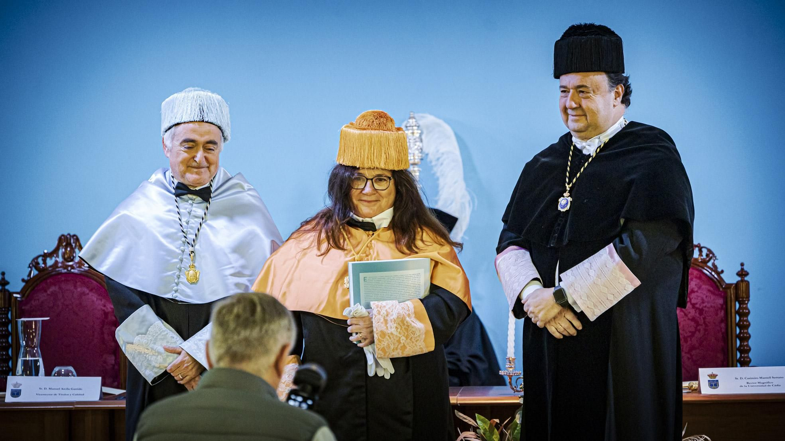 Las mejores imágenes del acto de investidura de doctorados por la UCA
