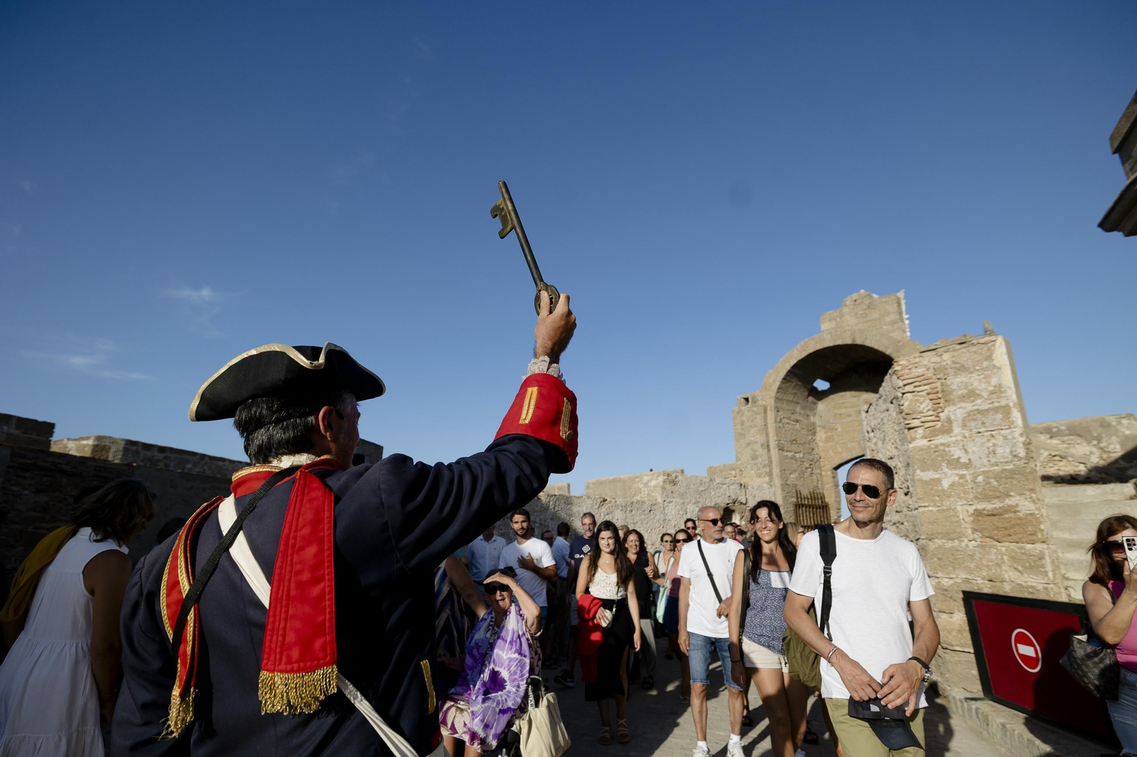 Las imágenes de la apertura al público del castillo de San Sebastián