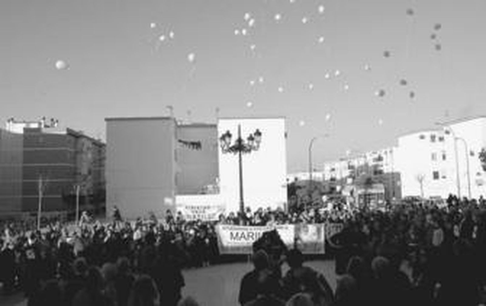 Un momento de la manifestación que partió de El Torrejón y concluyó en la Plaza de los Niños Bosnios, en La Orden.