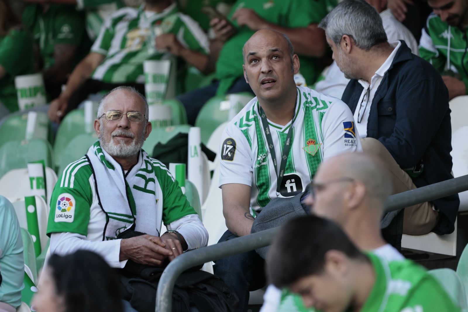 Buscáte en las gradas del Villamarín