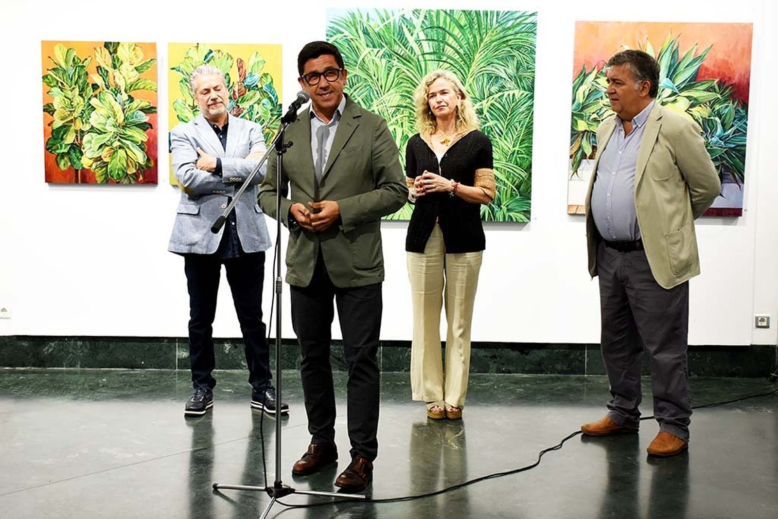 Inauguración exposición 'Naturaleza' del pintor ayamontino Juan Fernández.