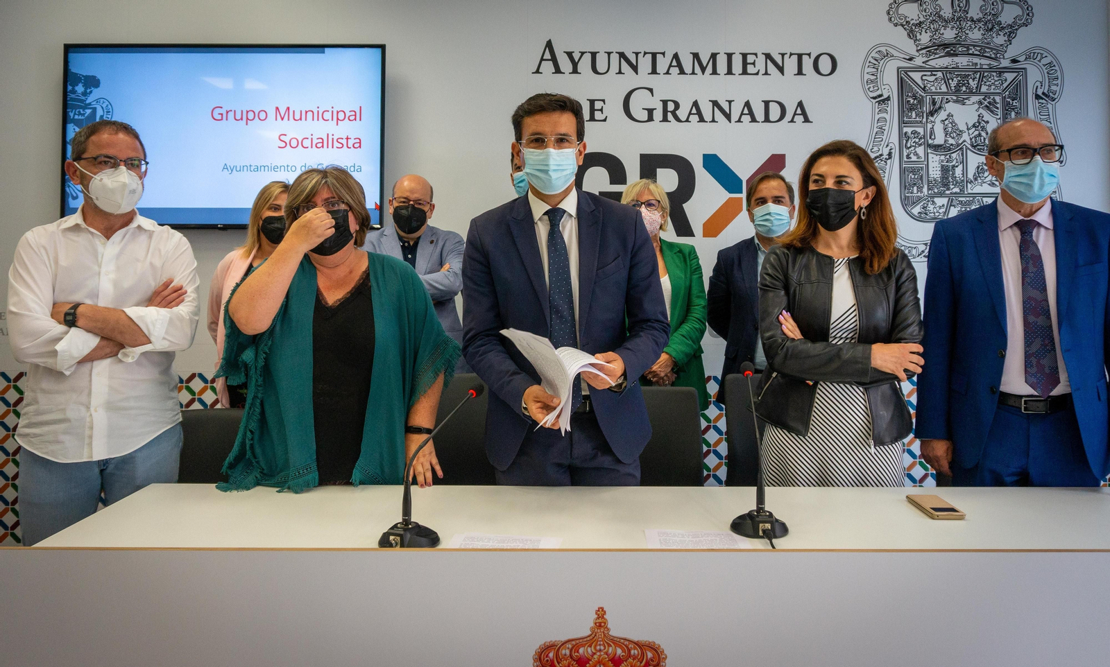 Paco Cuenca junto al resto de los concejales del grupo socialista