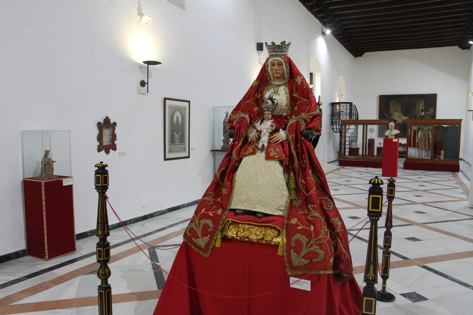 La inauguración de la exposición 'Arcipreste de Huelva, San Manuel González', en imágenes