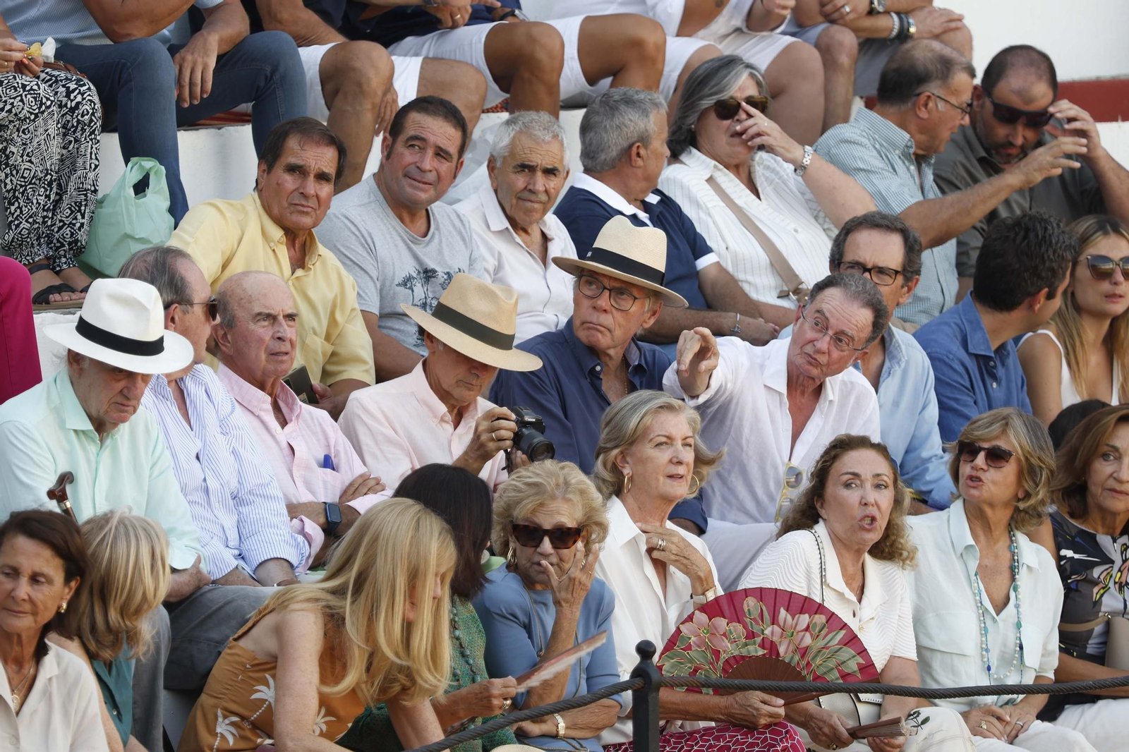 Búscate en la plaza de toros de San Roque durante la corrida de la Feria