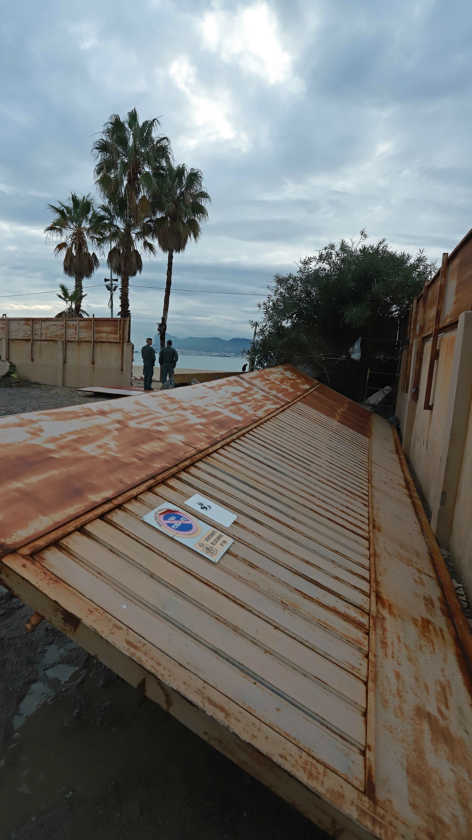 Registros de la Guardia Civil en Palmones