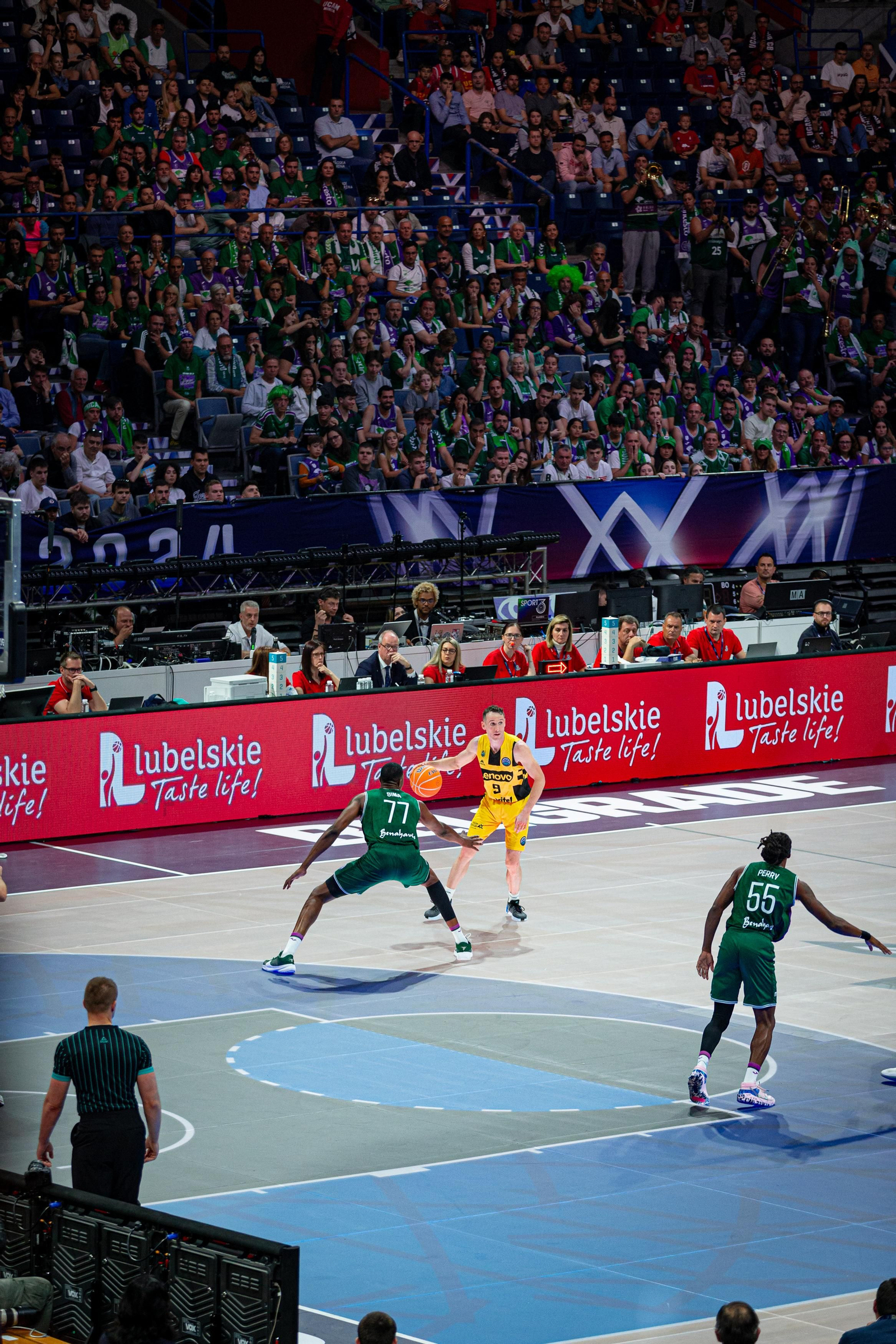 Las fotos de la final de la BCL entre Lenovo Tenerife y Unicaja Baloncesto