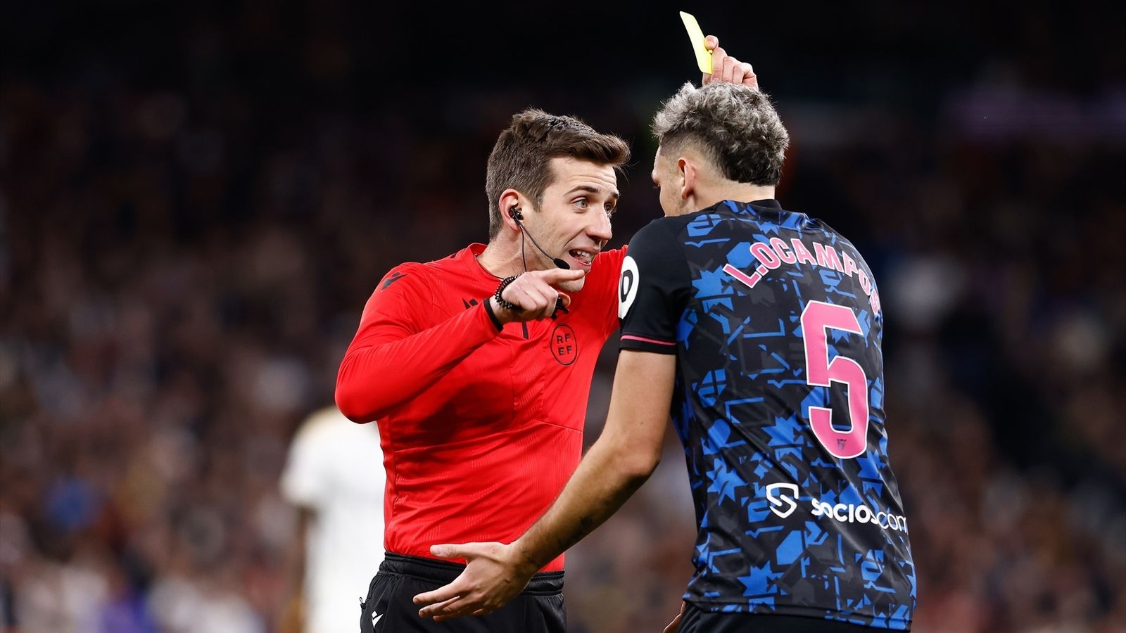 Ocampos es amonestado por el cuarto árbitro y no podrá jugar contra la Real Sociedad.