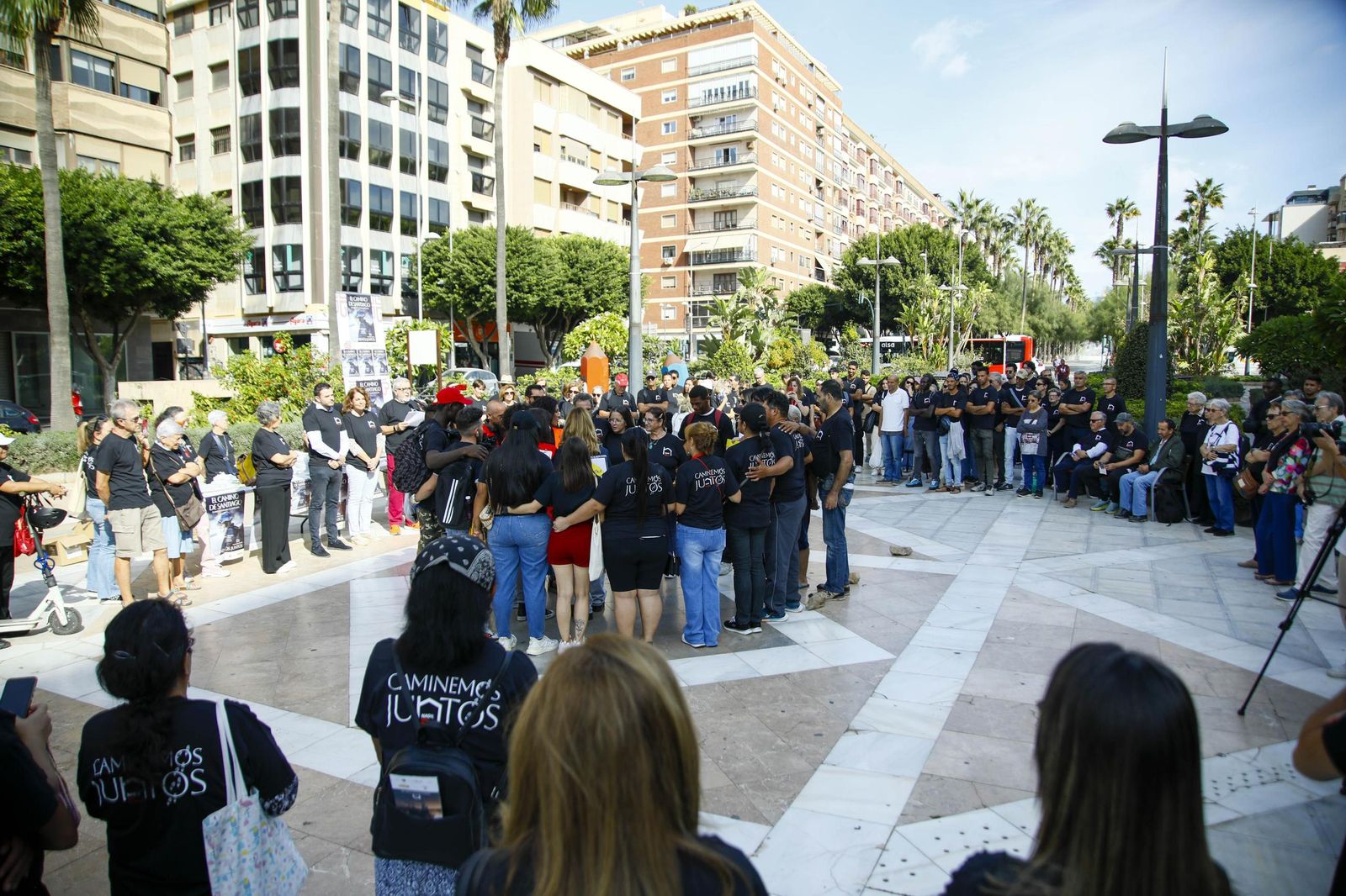 Imágenes de la campaña "Camino de Santiago" para celebrar el día de las personas sin hogar en Almería