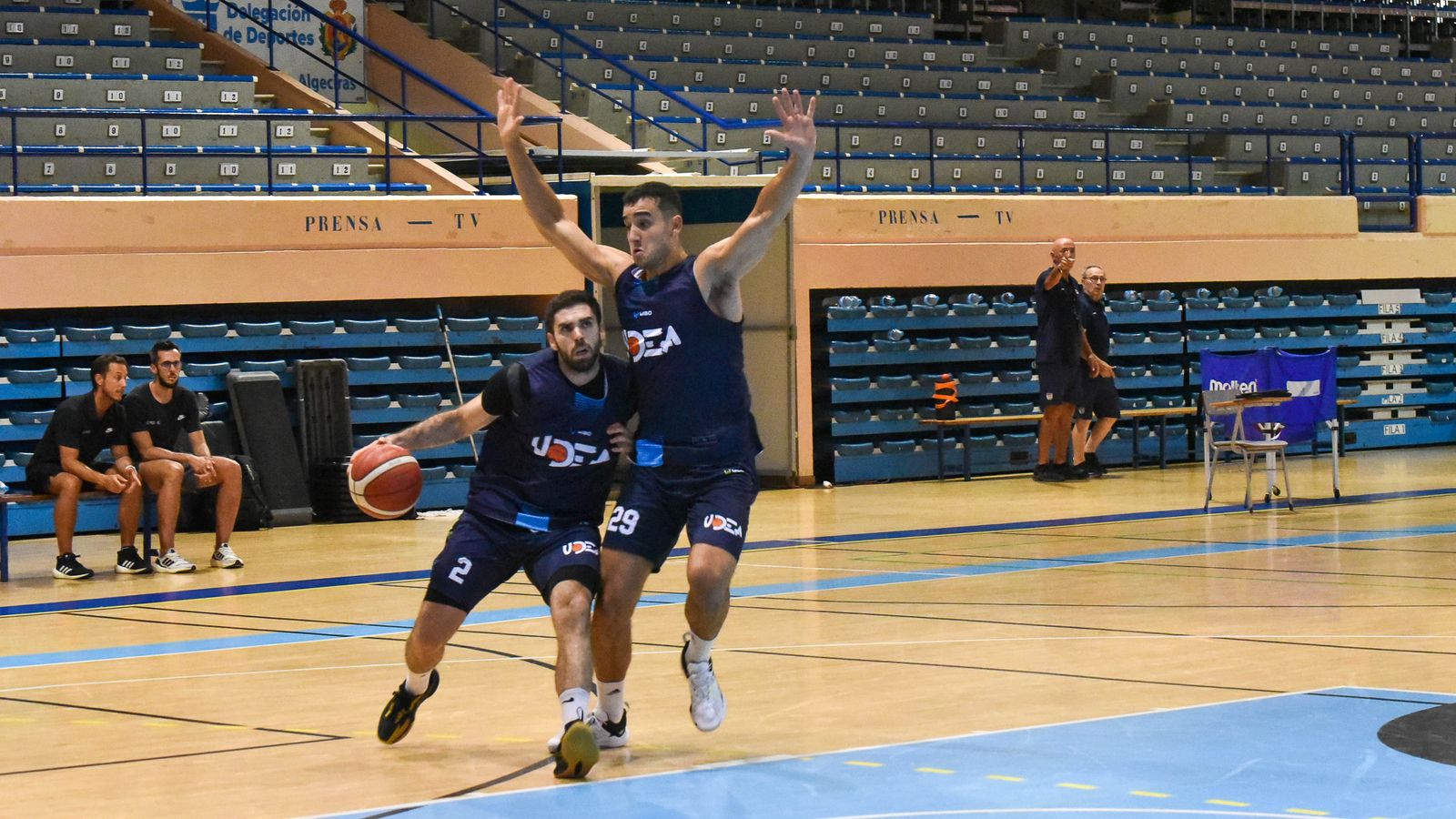 Las fotos del primer entrenamiento del UDEA 2023-24