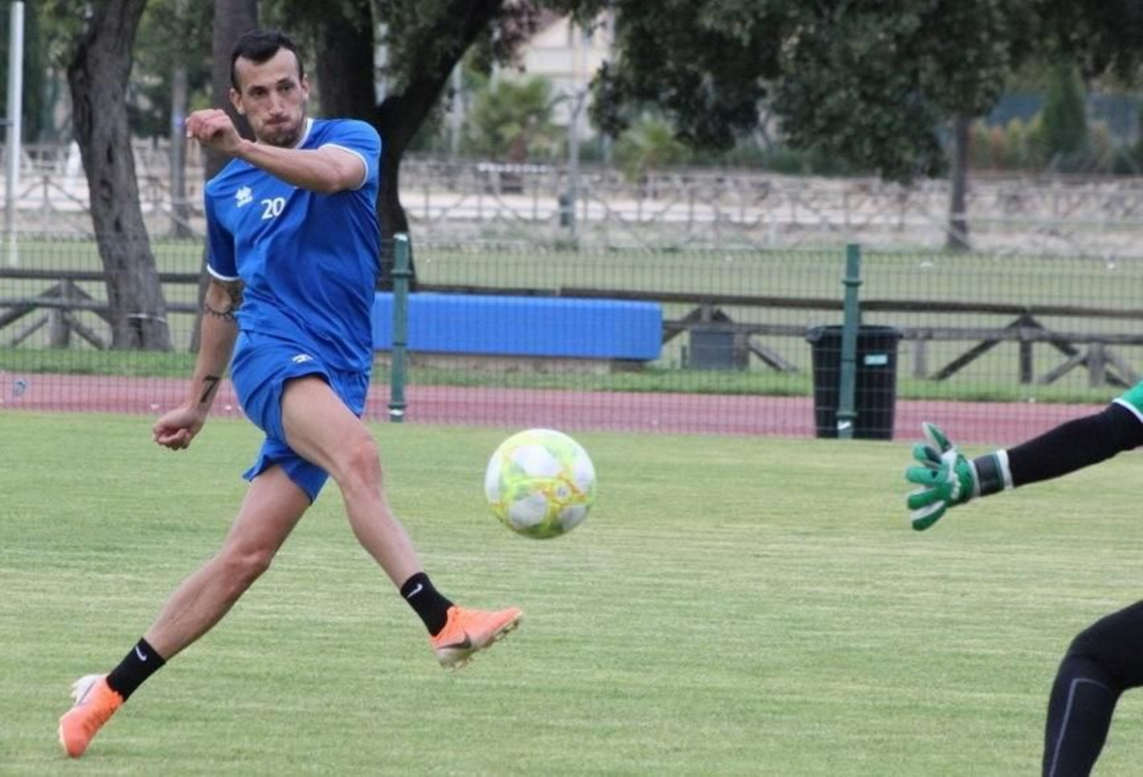 Javi Zafra, ex del Algeciras, en un entrenamiento con el Xerez CD